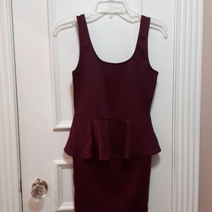 🛍️ NWOT Maroon peplum dress